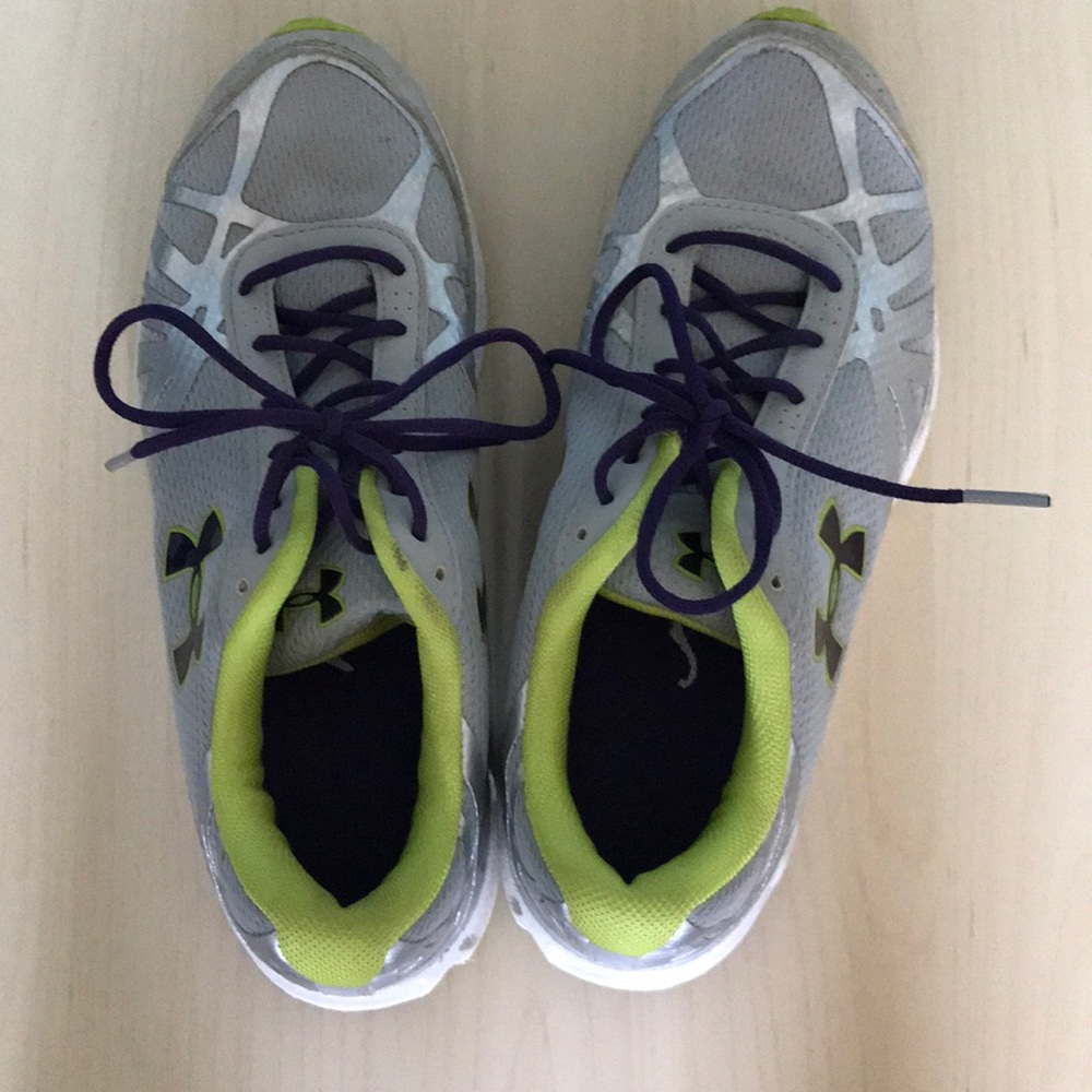 Under Armor tennis shoes
